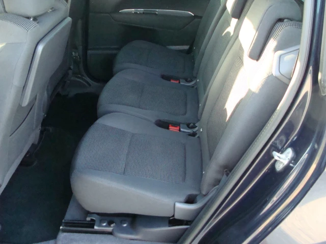 Peugeot 5008 1.6, снимка 10 - Автомобили и джипове - 55921577