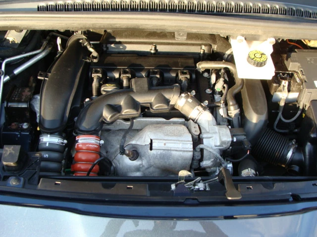 Peugeot 5008 1.6, снимка 16 - Автомобили и джипове - 55921577