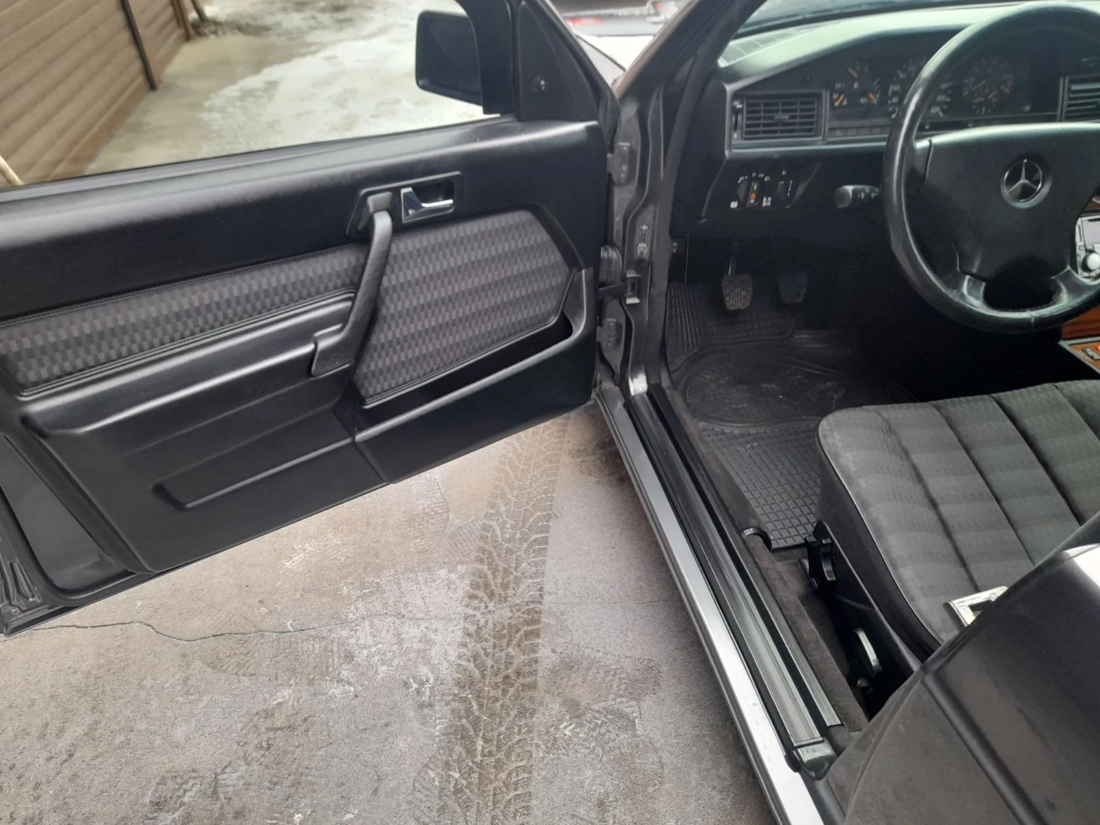 Mercedes-Benz 190 2.0i   * *  | Mobile.bg   16