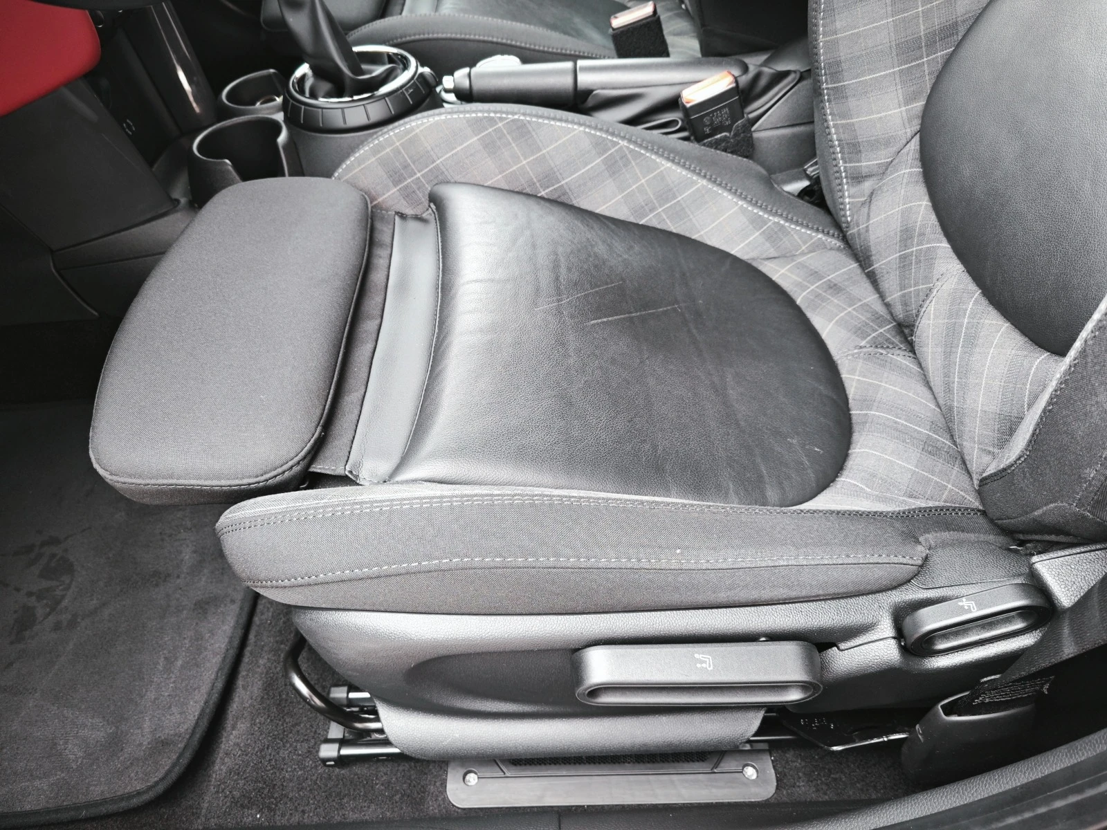 Mini Cooper 1.5 CHILI, снимка 11 - Автомобили и джипове - 53706373