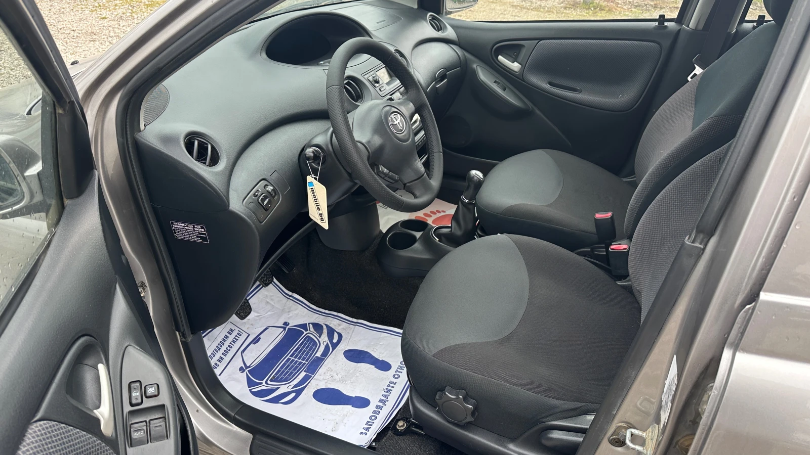 Toyota Yaris 1.4d-4d-face-Италия - изображение 7