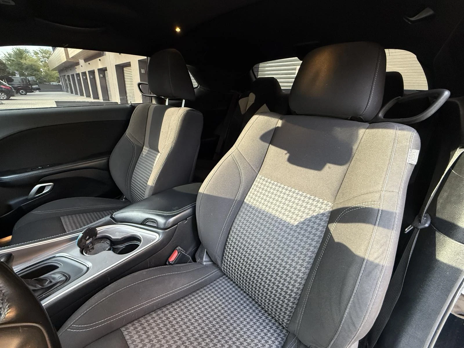 Dodge Challenger 3.6V6* SXT* ANDROIDNAVI* РЕАЛНИ КМ* ПЕРФЕКТНА - изображение 9