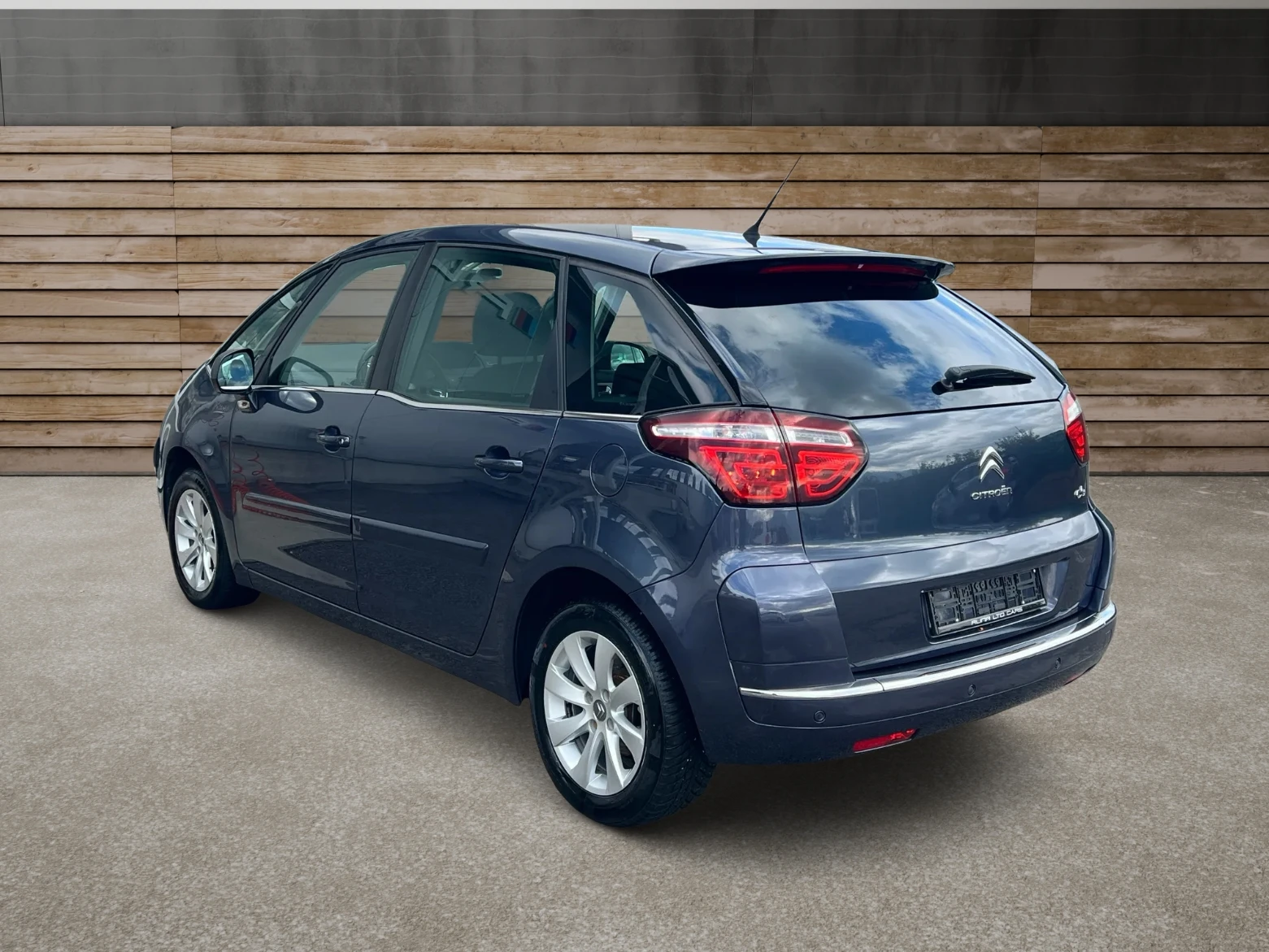 Citroen C4 Picasso 1.6eHDi ПРОЧЕТИ ОПИСАНИЕТО - изображение 4