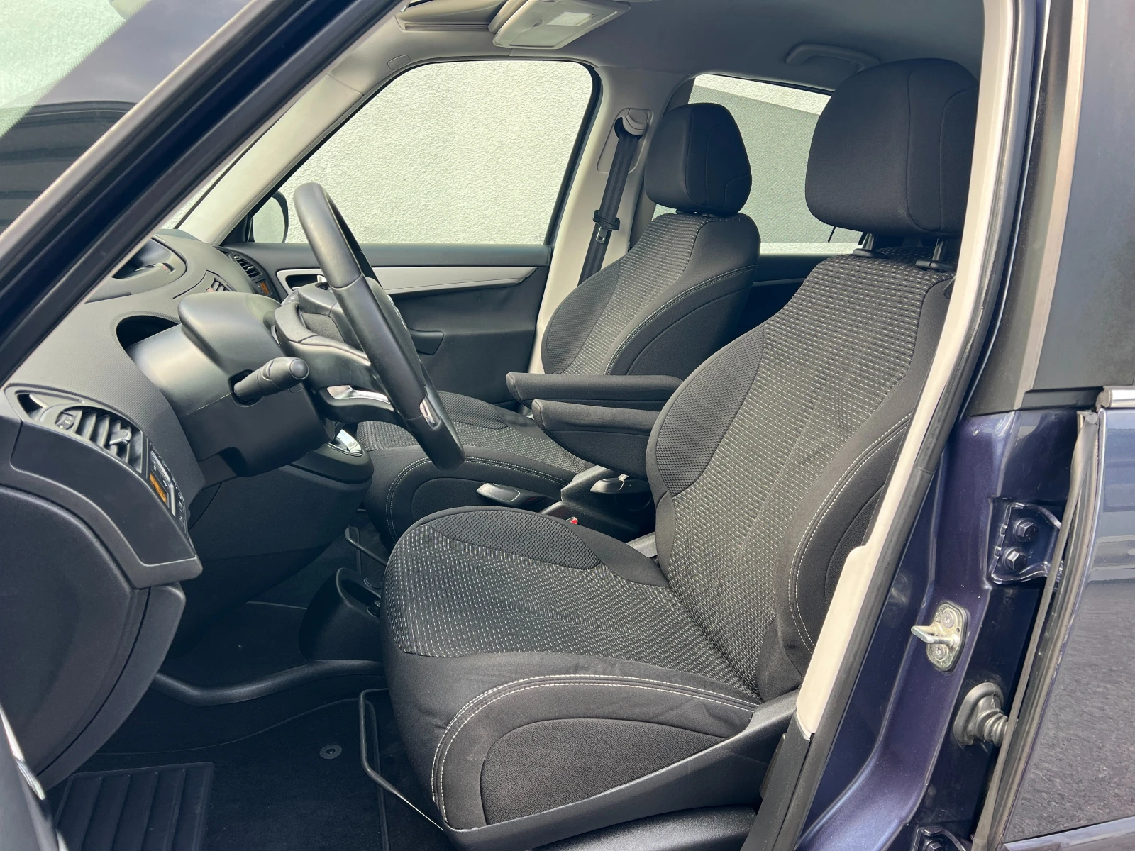 Citroen C4 Picasso 1.6eHDi ПРОЧЕТИ ОПИСАНИЕТО - изображение 10