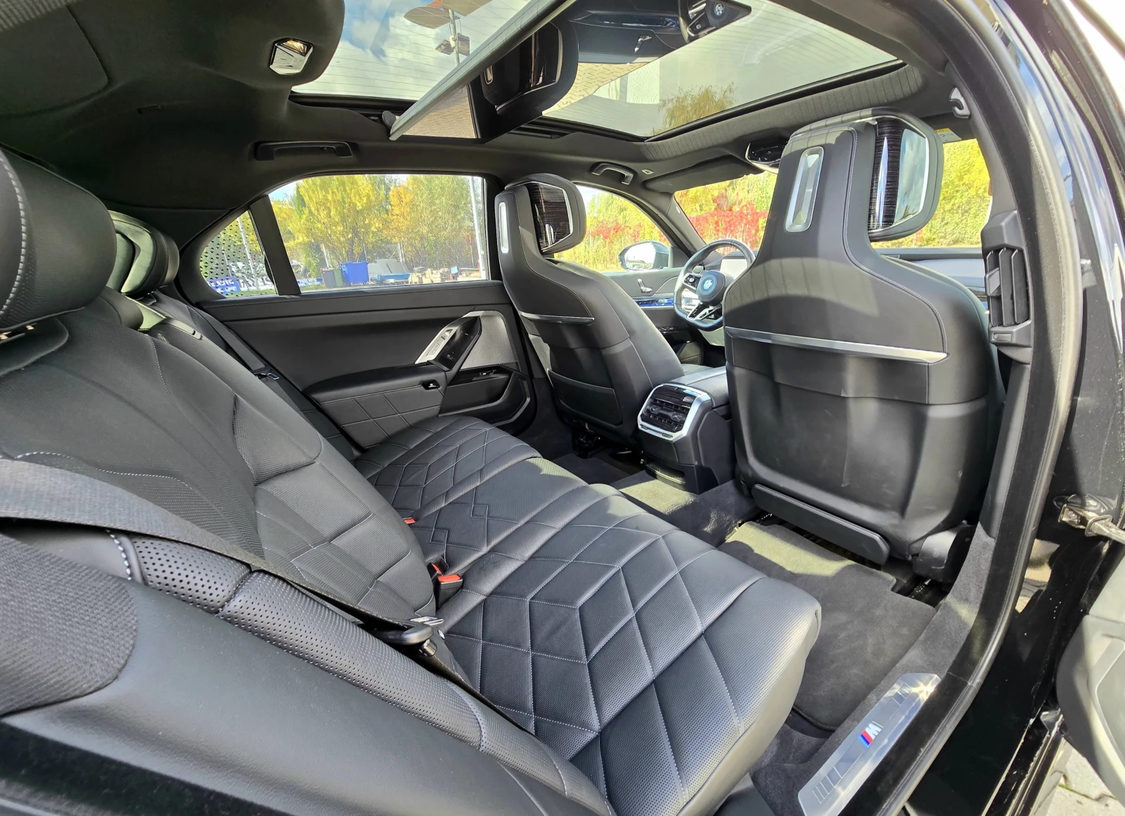 BMW 750 e Hybrid M-Sport, Massage, B/W - изображение 8