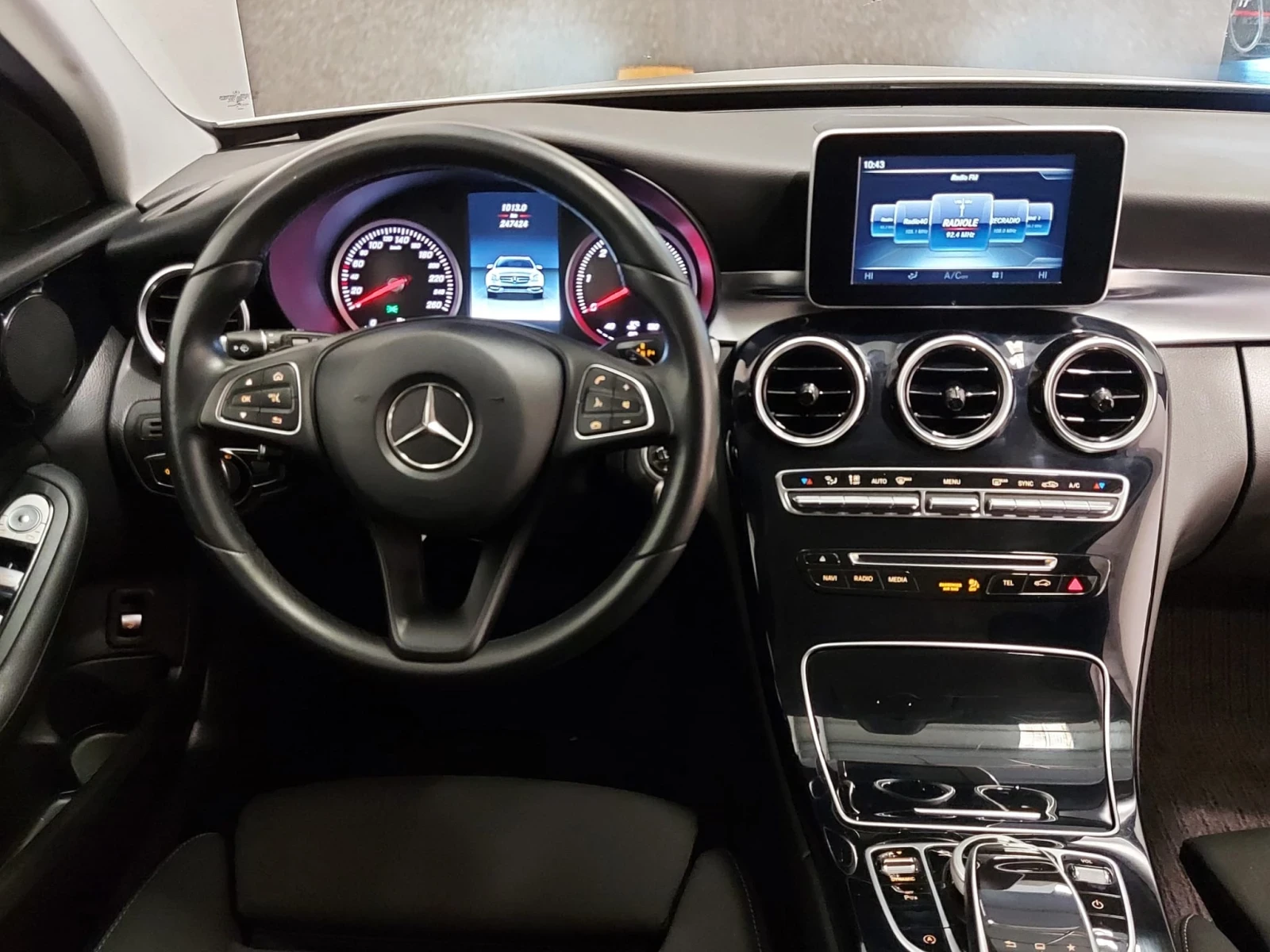 Mercedes-Benz 220  - изображение 9