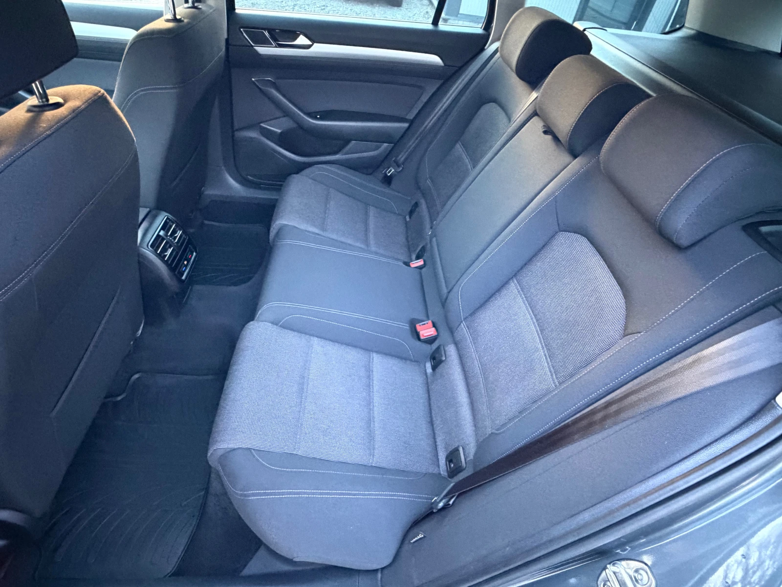 VW Passat 2.0TDI* NAVI* AVTOMAT* EVRO6 | Mobile.bg � ����������� 9