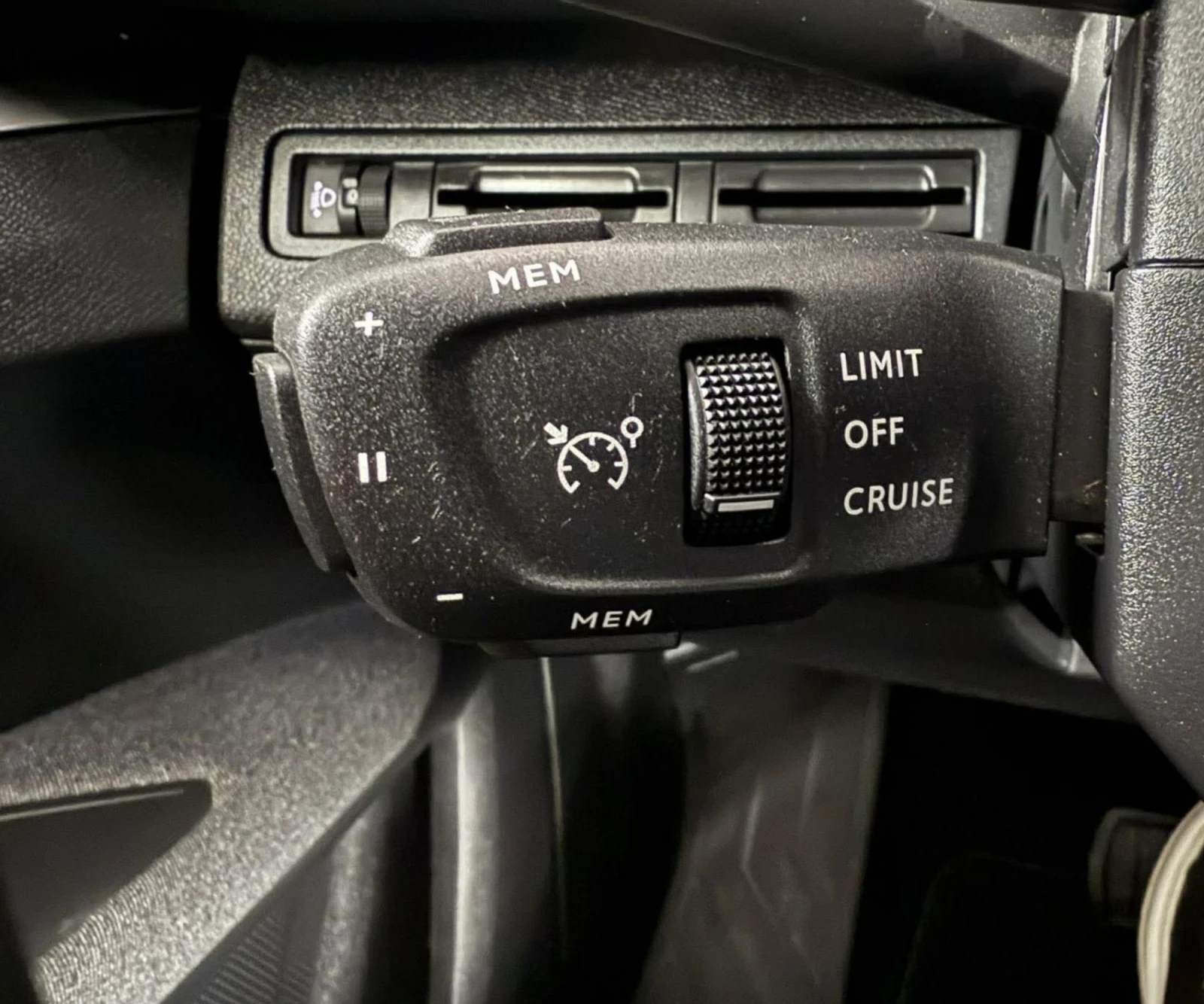 Peugeot 3008 1.5 BlueHDI 130.NAVI.LED.KAMERA, снимка 9 - Автомобили и джипове - 53806697