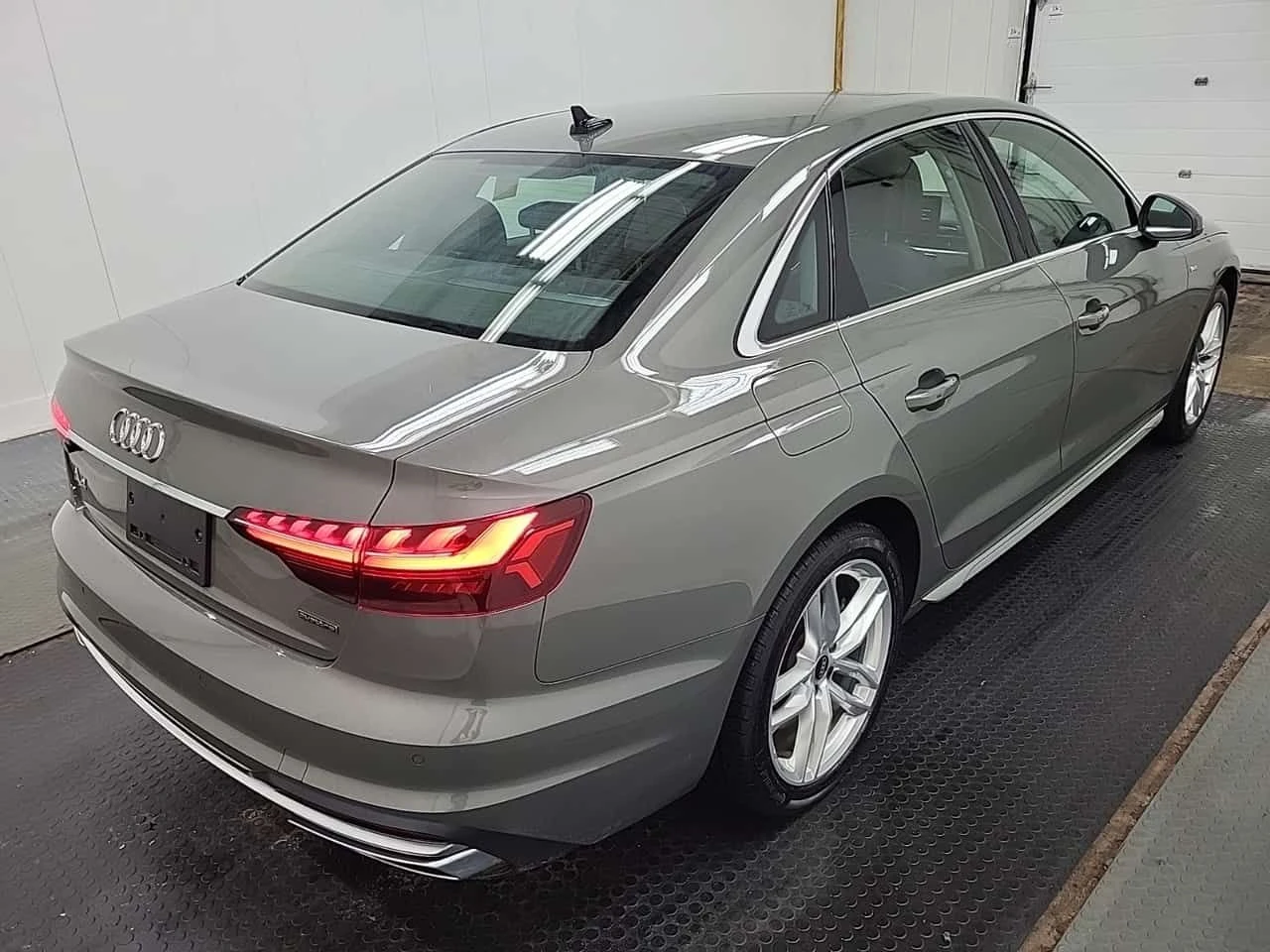 Audi A4 S LINE PRESTIGE| B&O| 360| ����| 2 �����|  | Mobile.bg � ����������� 3