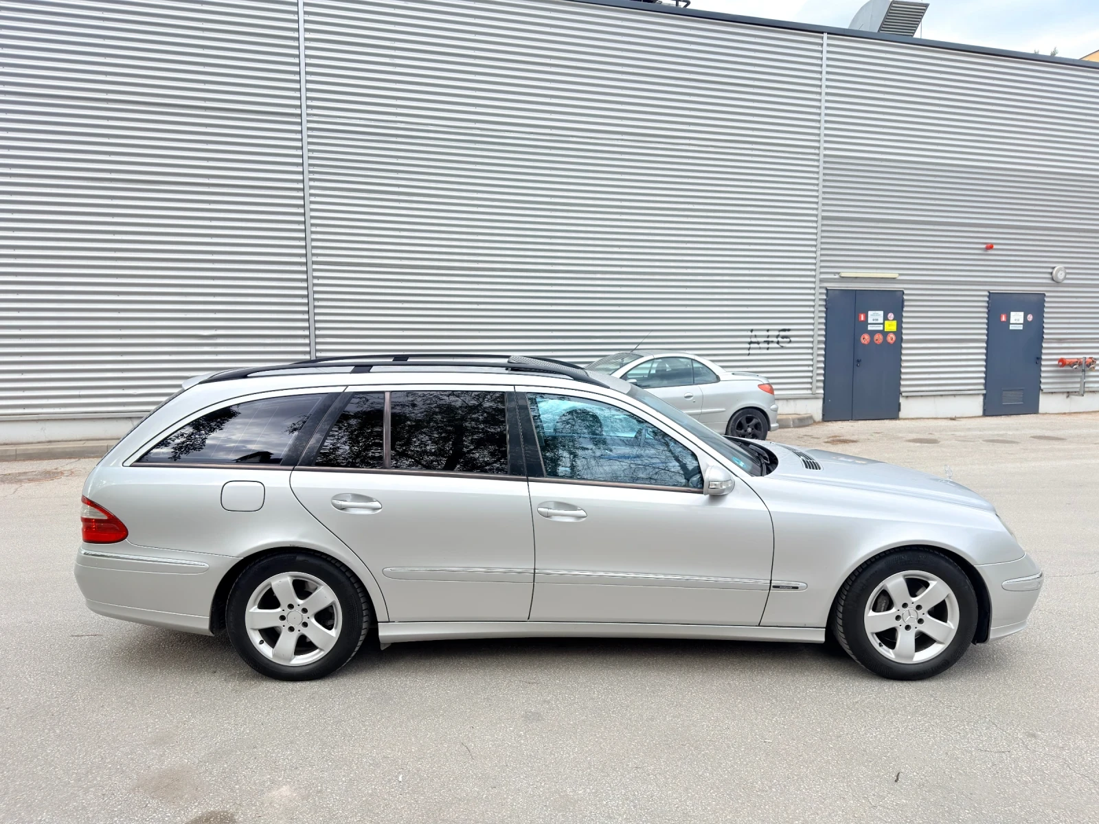 Mercedes-Benz E 280 CDI, снимка 3 - Автомобили и джипове - 54400536