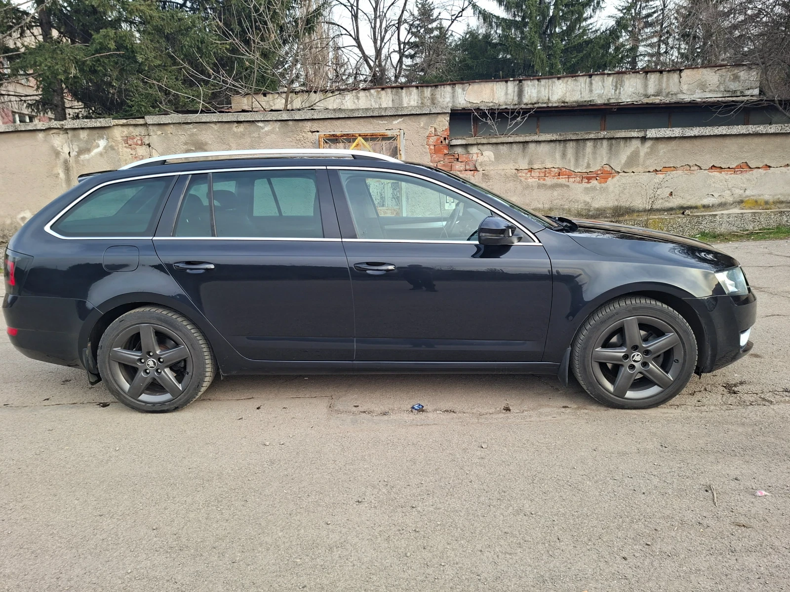 Skoda Octavia 1.6 tdi 4x4, снимка 7 - Автомобили и джипове - 54402879