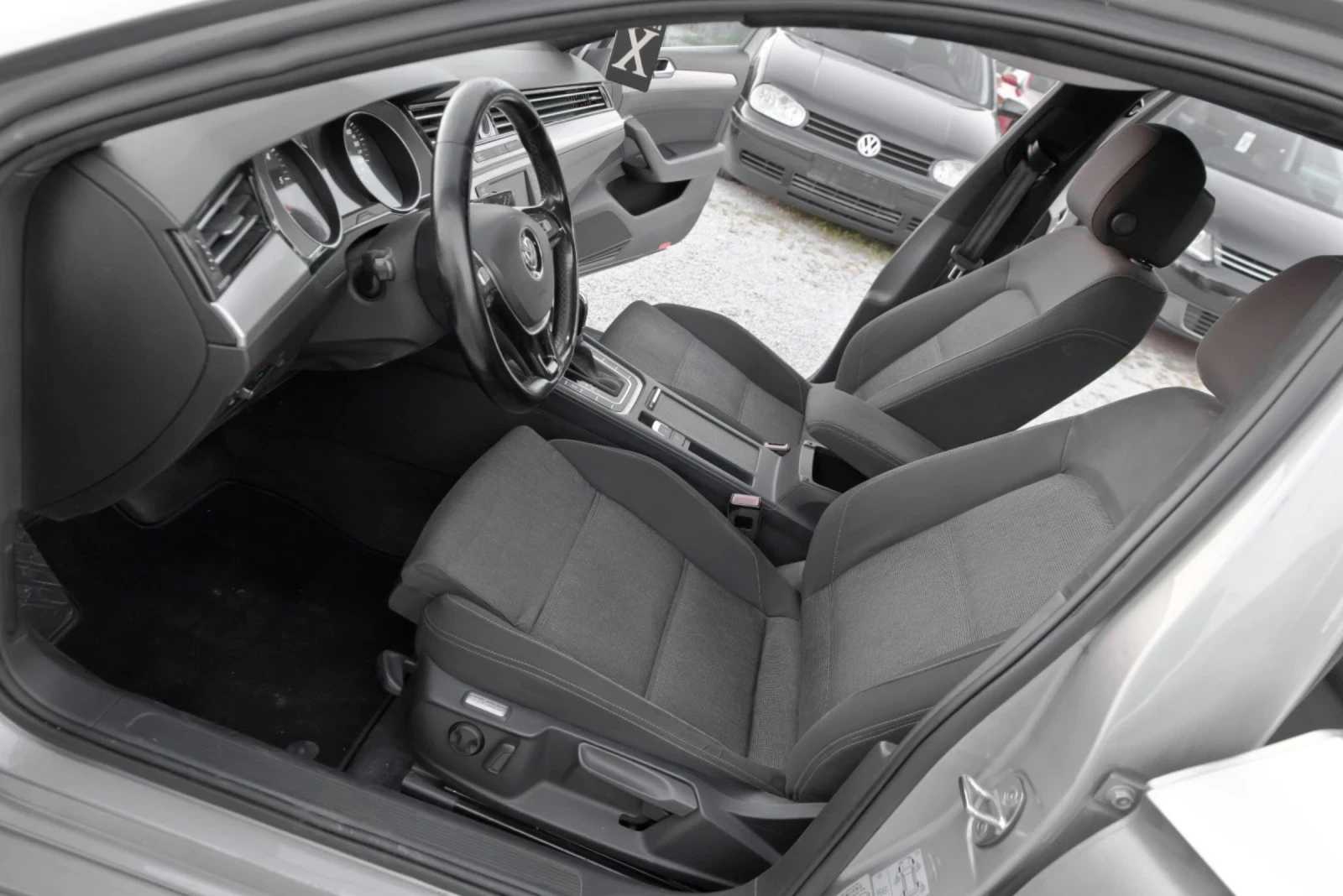 VW Passat, снимка 10 - Автомобили и джипове - 54794791