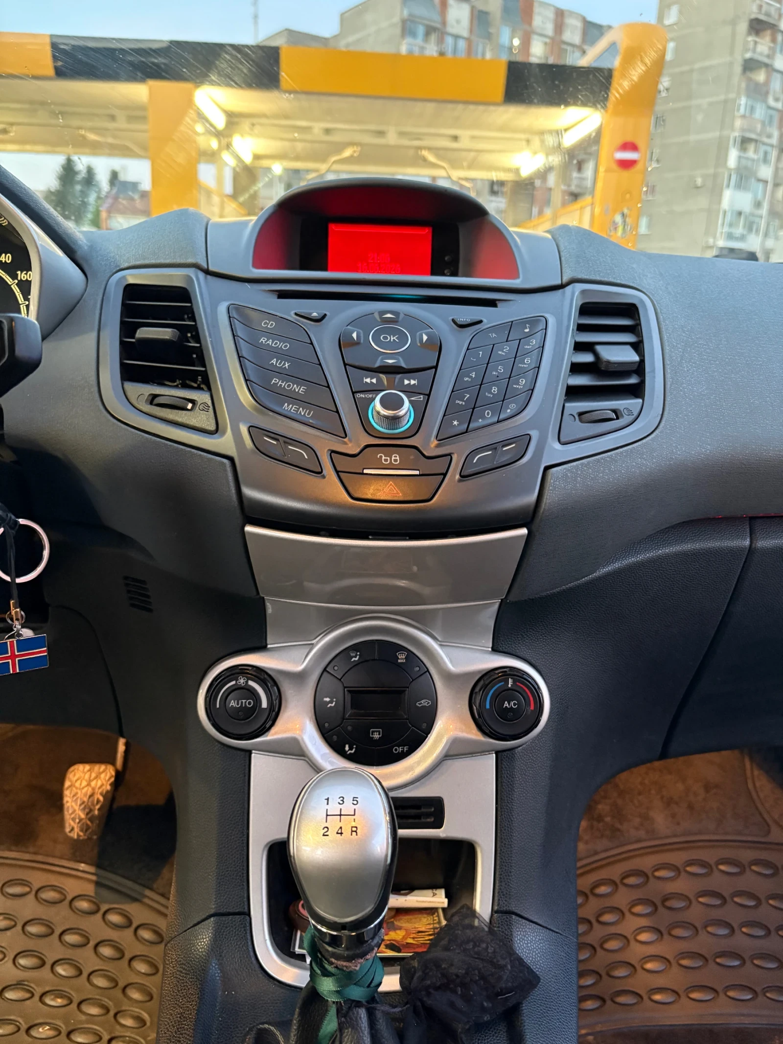 Ford Fiesta, снимка 14 - Автомобили и джипове - 54934339