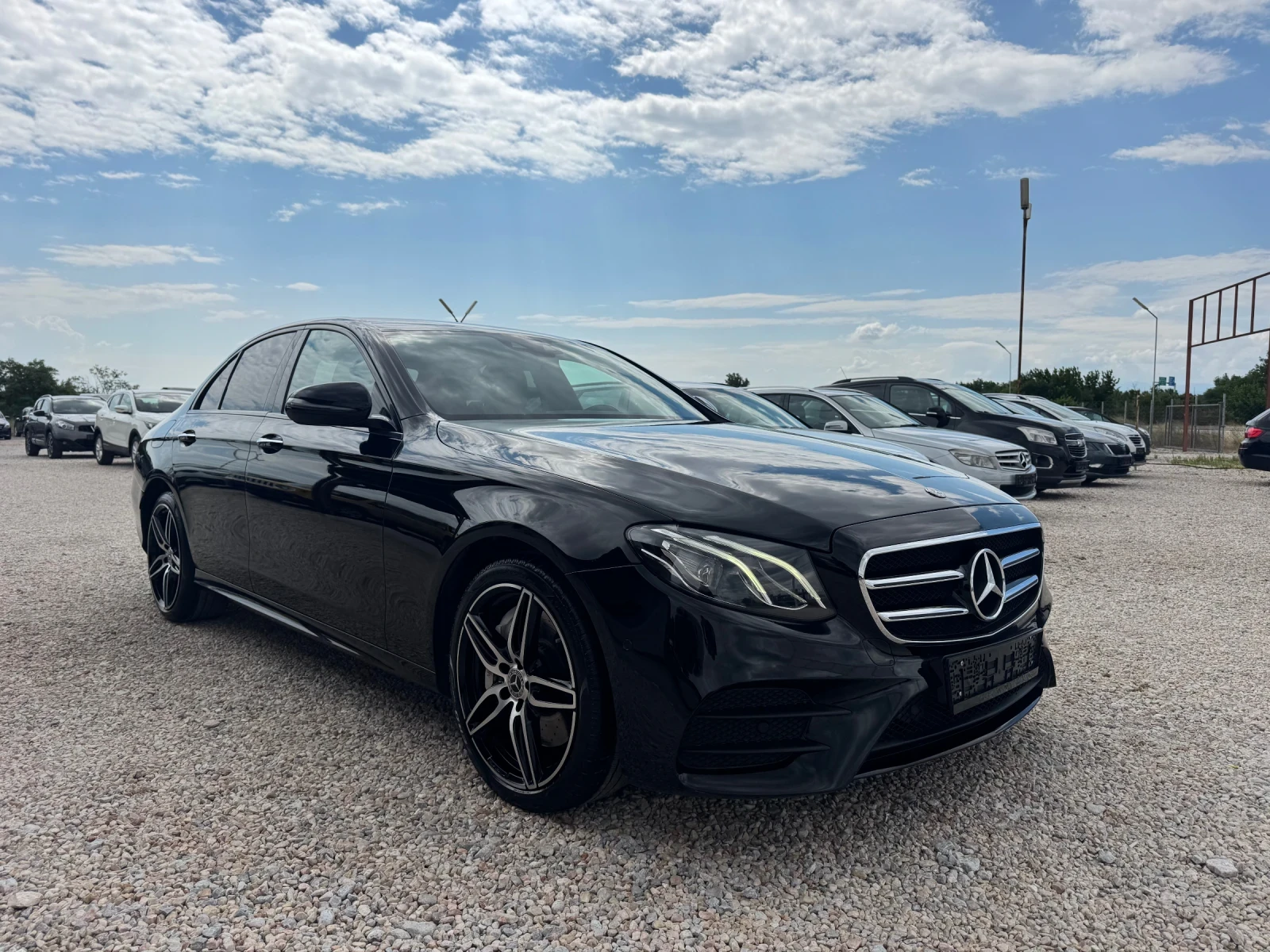 Mercedes-Benz E 350 * AMG* Line* Digital* Head/Up* BURMESTER* , снимка 2 - Автомобили и джипове - 55197618