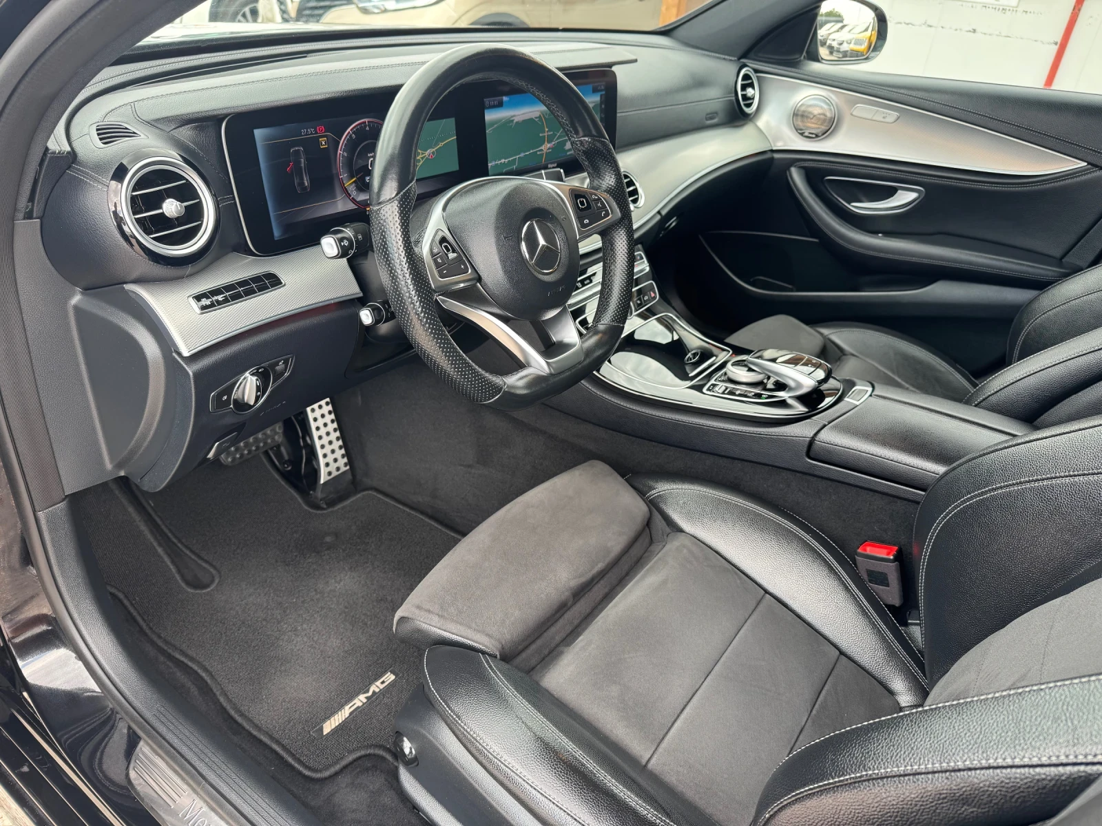 Mercedes-Benz E 350 * AMG* Line* Digital* Head/Up* BURMESTER* , снимка 7 - Автомобили и джипове - 55197618