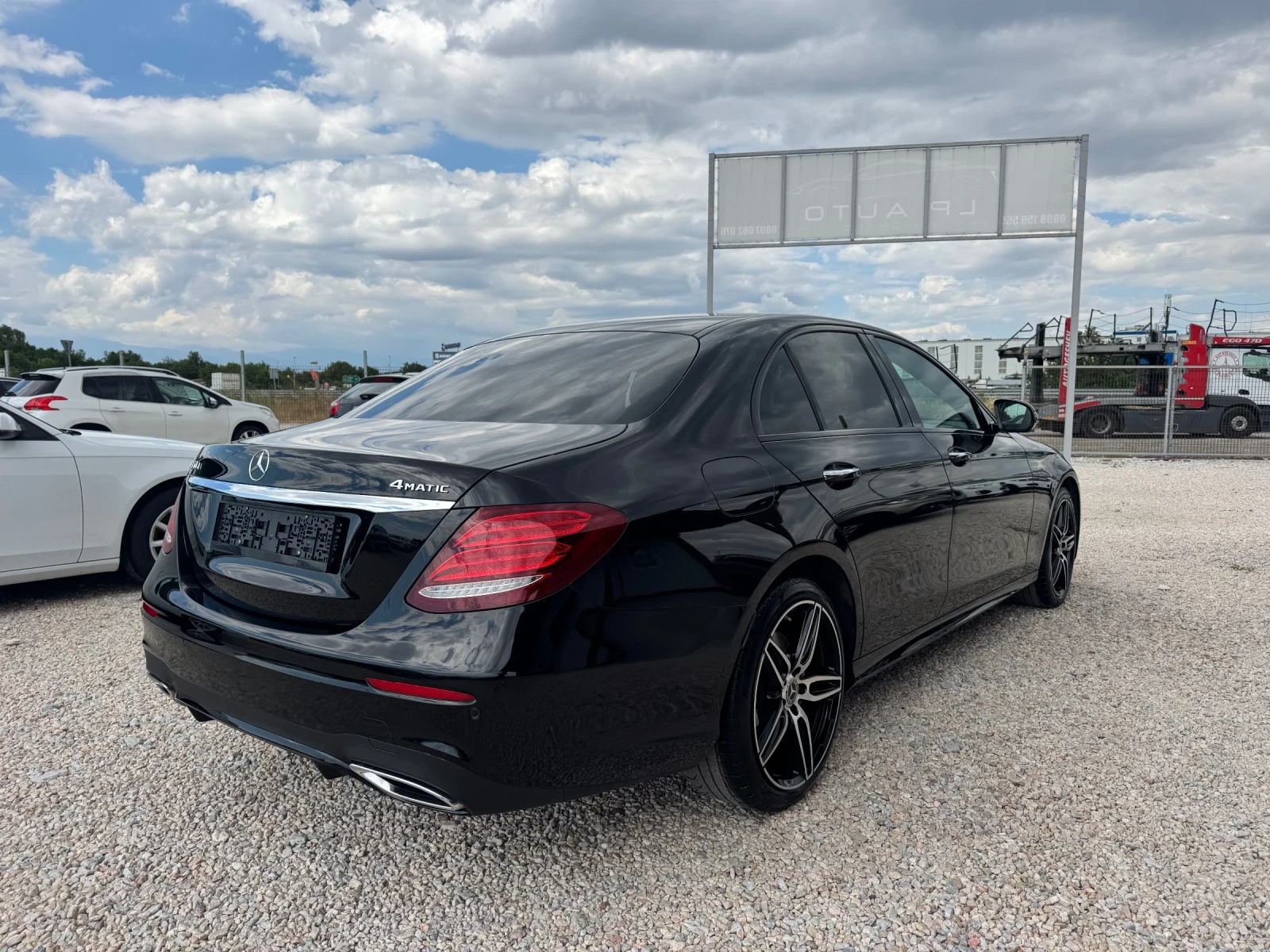 Mercedes-Benz E 350 * AMG* Line* Digital* Head/Up* BURMESTER* , снимка 4 - Автомобили и джипове - 55197618