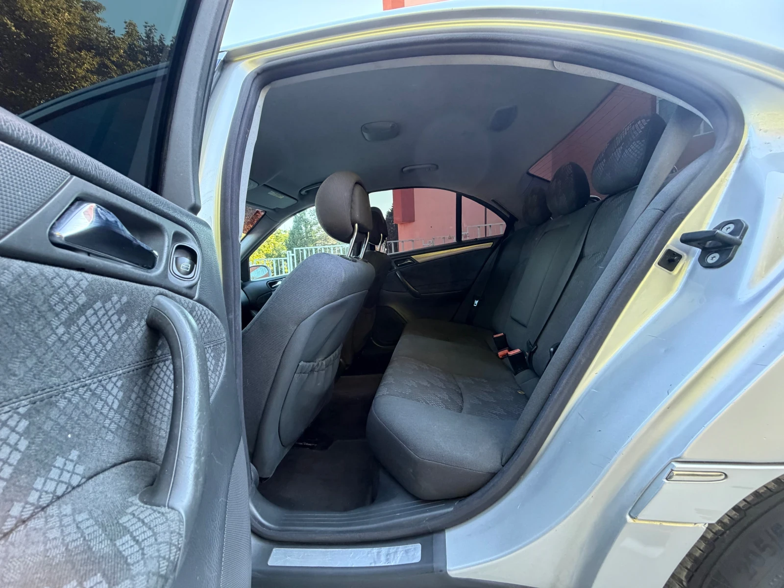 Mercedes-Benz C 220 CDI, снимка 7 - Автомобили и джипове - 55836048