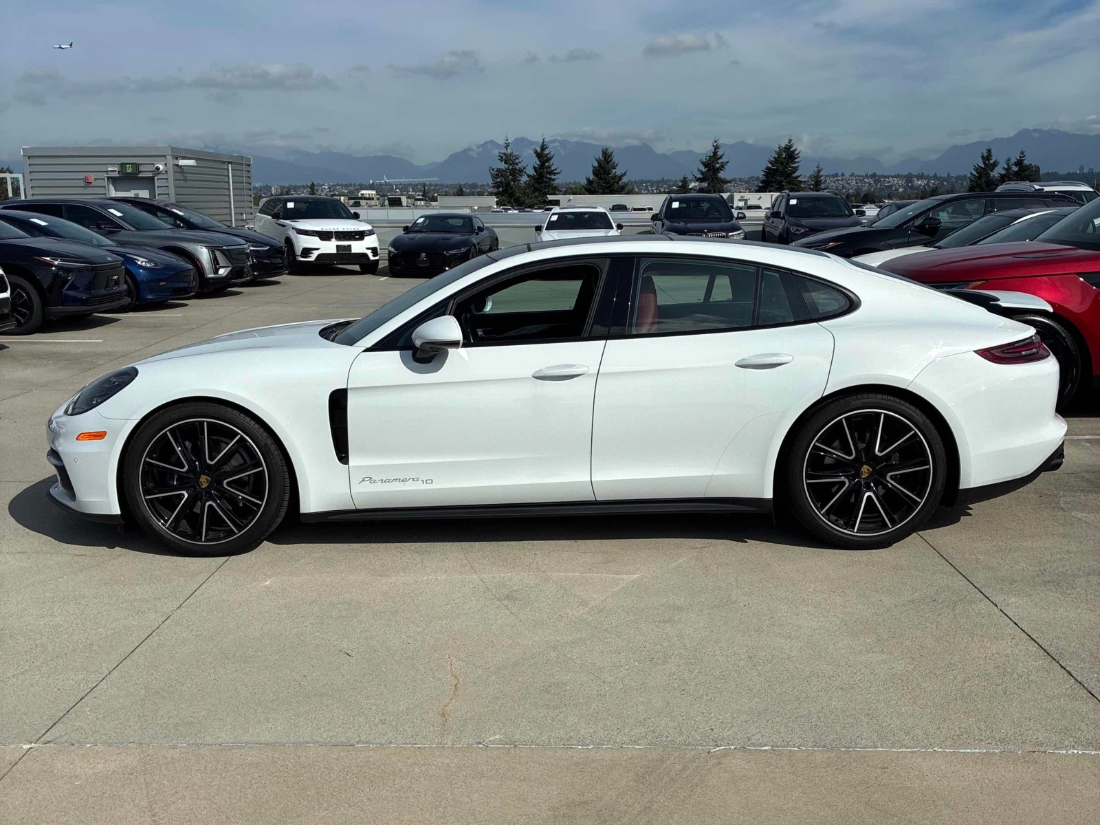 Porsche Panamera * 4 AWD * CARFAX * ОПЦИЯ ЗА ФИНАНСИРАНЕ, снимка 2 - Автомобили и джипове - 56069217