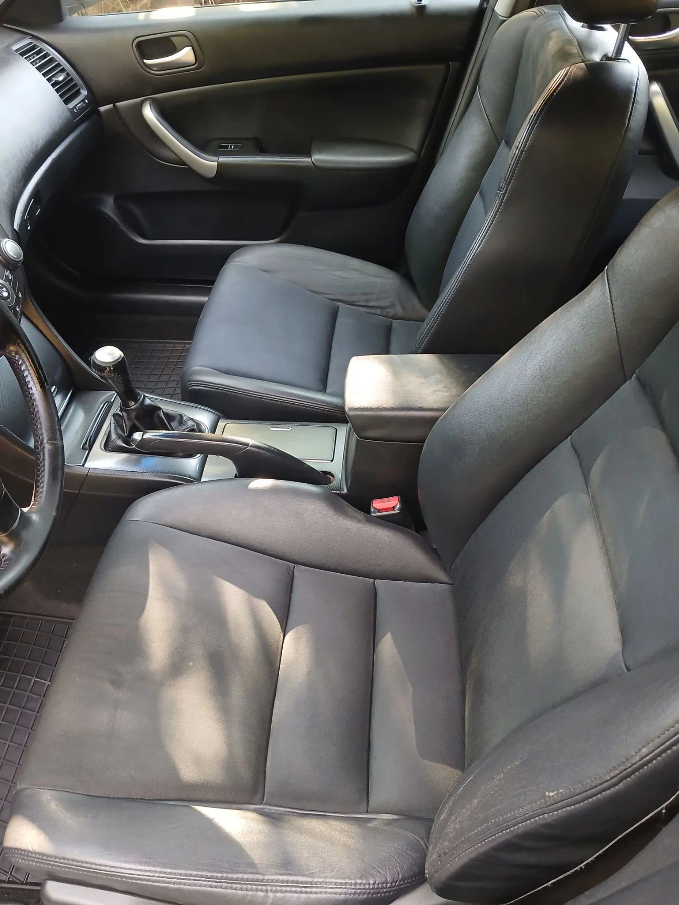 Honda Accord 2.2 i-CDTI 140к.с, снимка 9 - Автомобили и джипове - 56300534