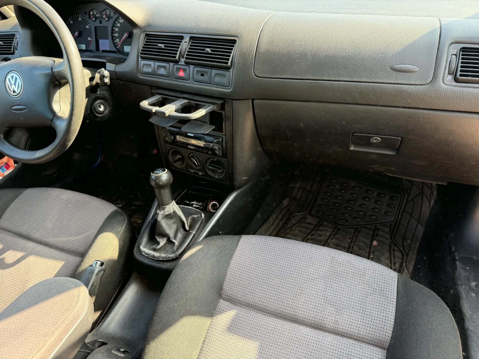 VW Golf 1.9, снимка 4 - Автомобили и джипове - 56330821