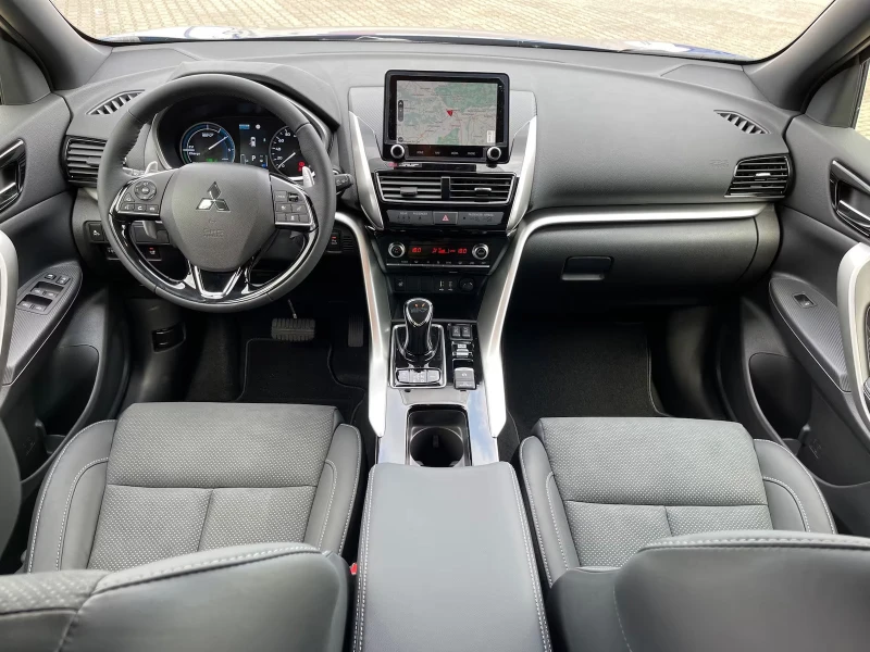 Mitsubishi Eclipse Cross 2.4PHEV/188HP/SELECT-PLUS/4X4/360/NAVI/820v, снимка 9 - Автомобили и джипове - 52393318