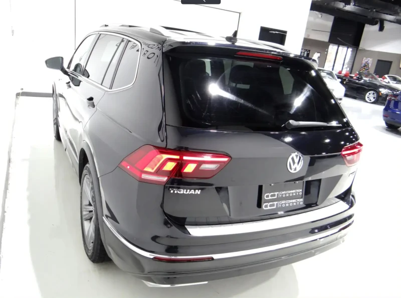 VW Tiguan  R-LINE* HIGHLINE* BACK CAM* PANO* CARPLAY* , снимка 3 - Автомобили и джипове - 53273027