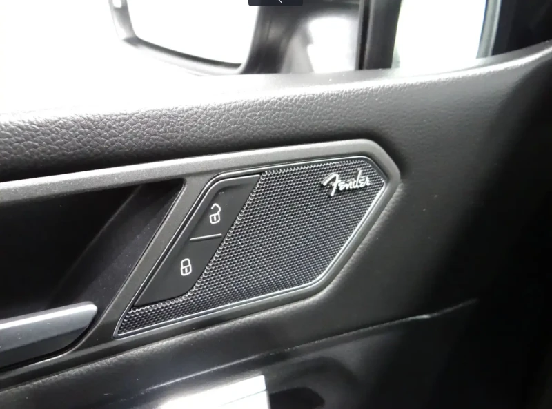 VW Tiguan  R-LINE* HIGHLINE* BACK CAM* PANO* CARPLAY* , снимка 10 - Автомобили и джипове - 53273027