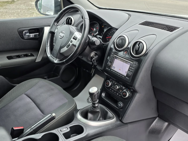 Nissan Qashqai 1.6 dci 131 k.c. N-Joy Панорама, снимка 14 - Автомобили и джипове - 53386331