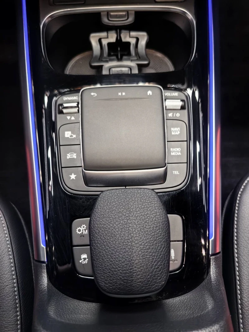 Mercedes-Benz GLA 35* AMG* 306к.с* 4-MATIC* 37000KM* FULL* TOP, снимка 10 - Автомобили и джипове - 53483672