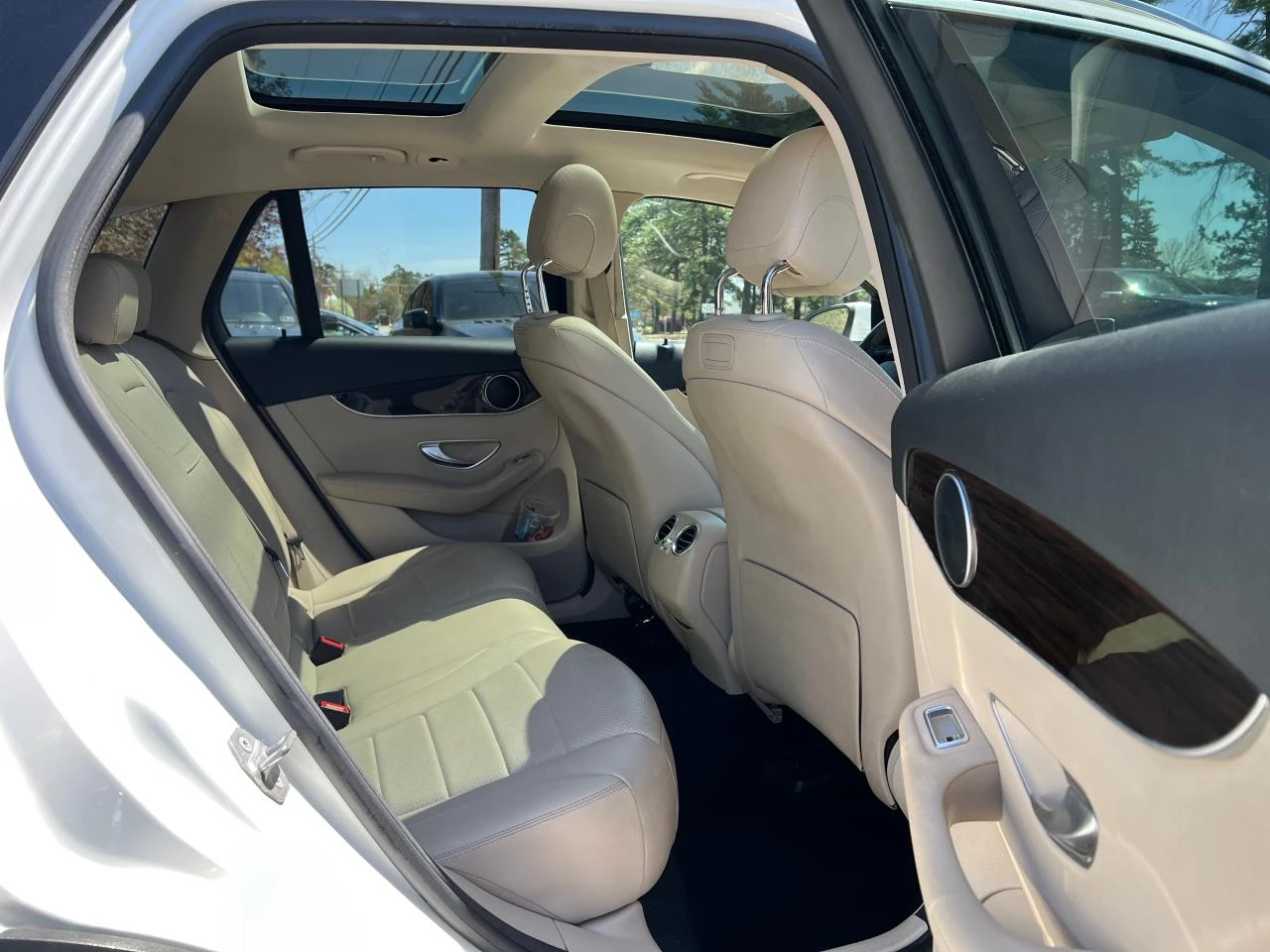 Mercedes-Benz GLC 300 Keyless/Подгрев/Следене на ленти/Panorma - изображение 6