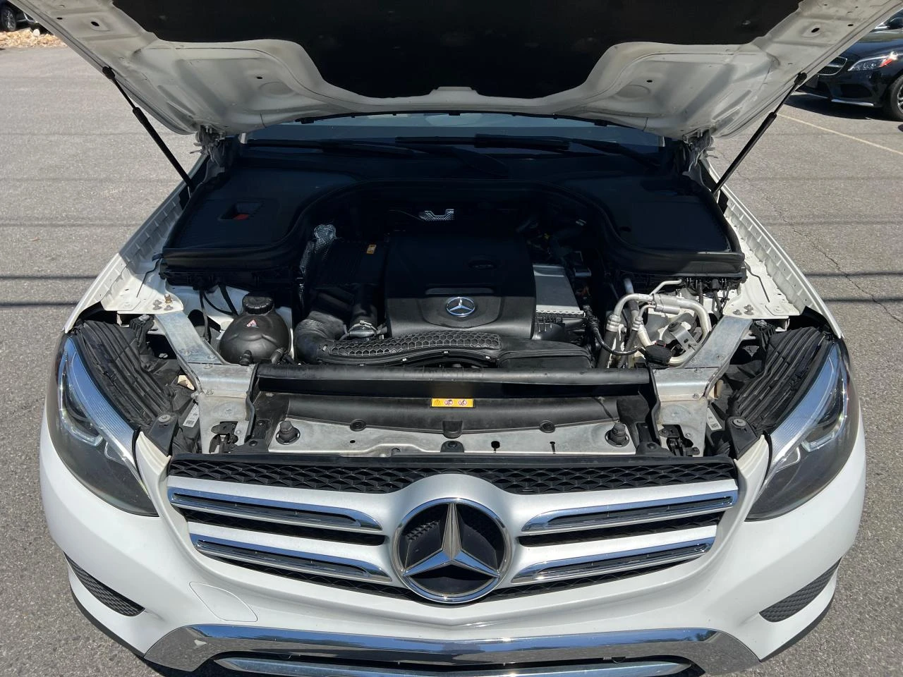 Mercedes-Benz GLC 300 Keyless/Подгрев/Следене на ленти/Panorma - изображение 8