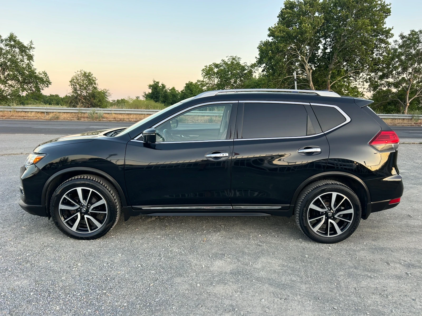 Nissan Rogue 2.5i FACELIFT / АВТОМАТИК / 360 КАМЕРА / ЕВРО6+  - изображение 8