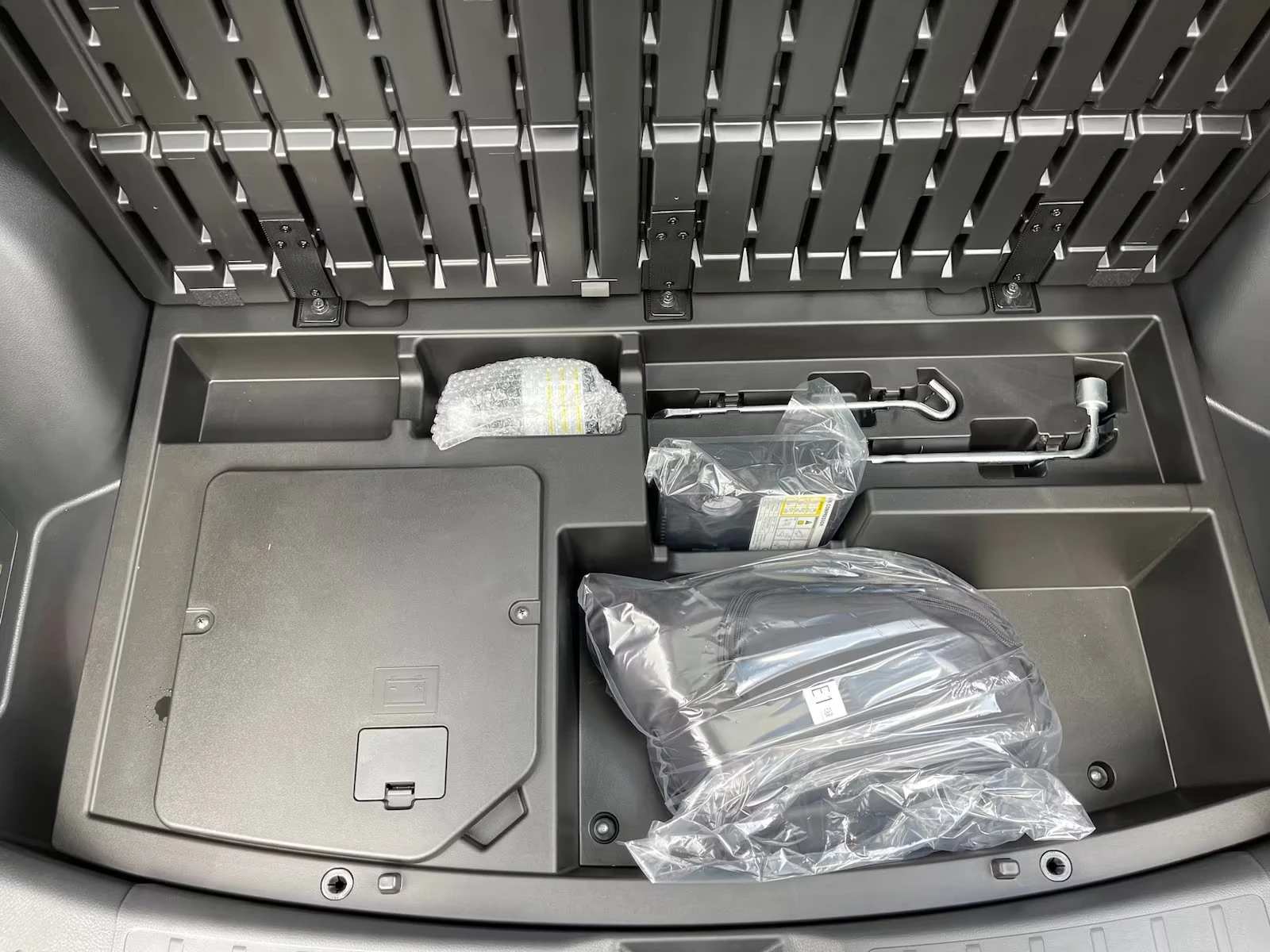 Mitsubishi Eclipse Cross 2.4PHEV/188HP/SELECT-PLUS/4X4/360/NAVI/820v - изображение 7