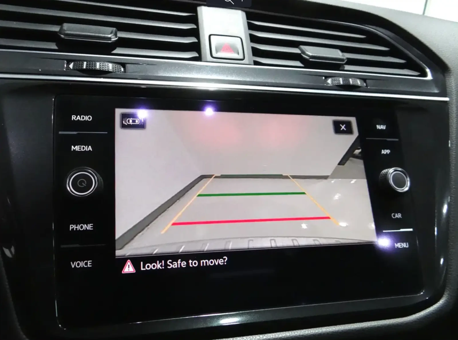 VW Tiguan  R-LINE* HIGHLINE* BACK CAM* PANO* CARPLAY*  | Mobile.bg � ����������� 12