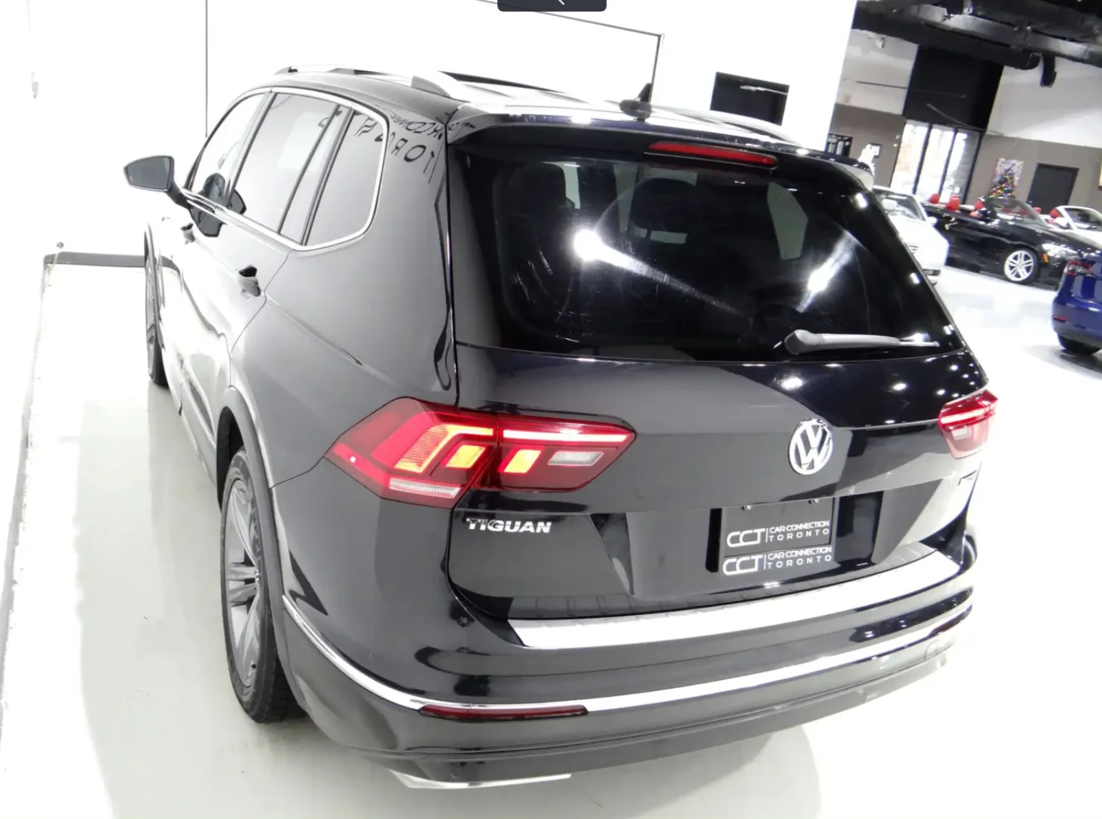 VW Tiguan  R-LINE* HIGHLINE* BACK CAM* PANO* CARPLAY*  - изображение 3