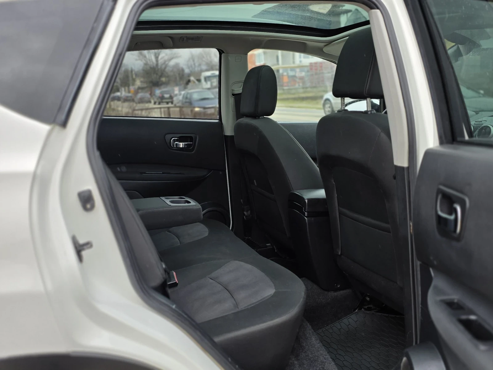 Nissan Qashqai 1.6 dci 131 k.c. N-Joy �������� | Mobile.bg � ����������� 12