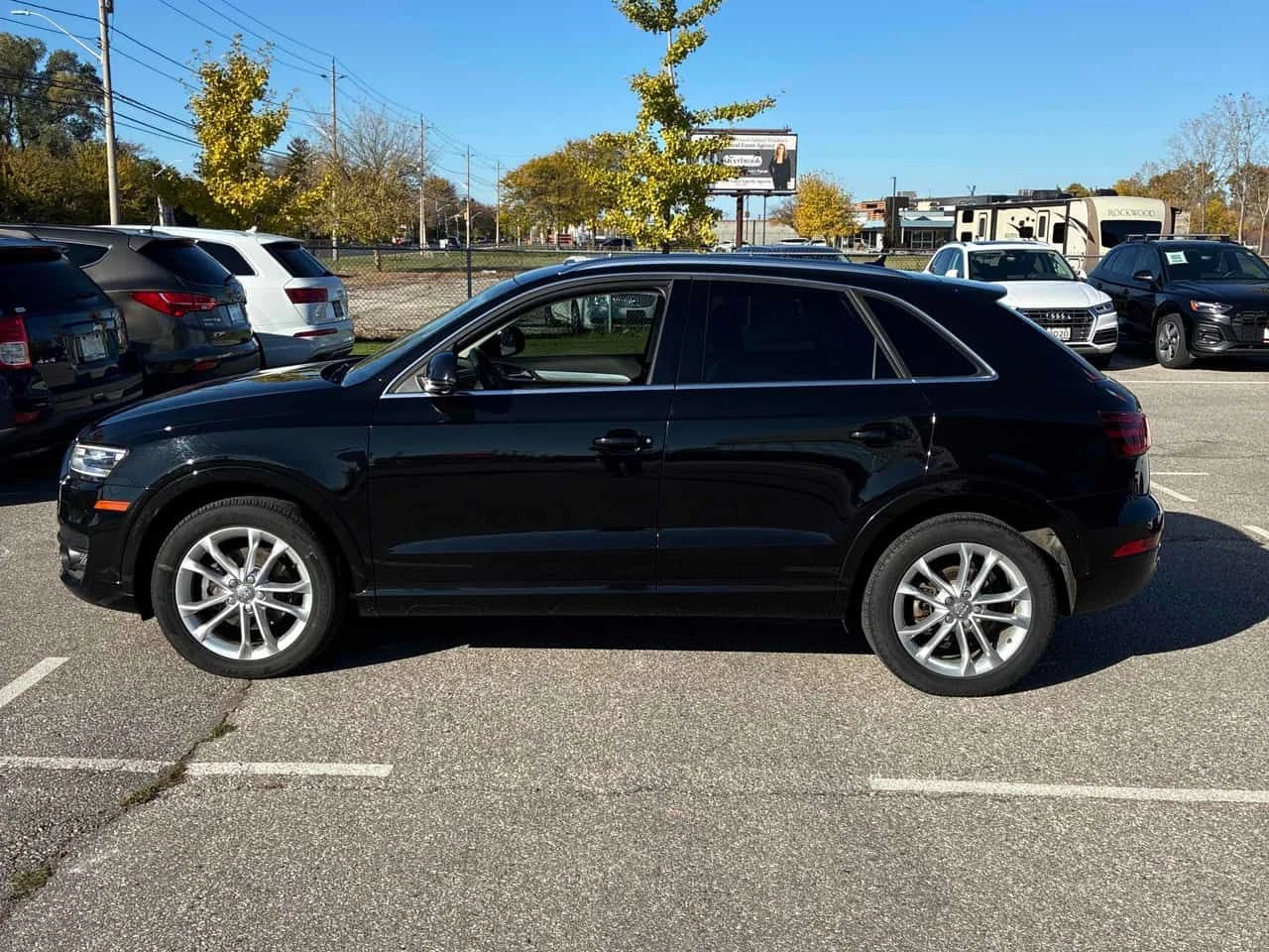 Audi Q3 * Technik * CARFAX * ЦЕНА ДО БГ, снимка 13 - Автомобили и джипове - 53796042