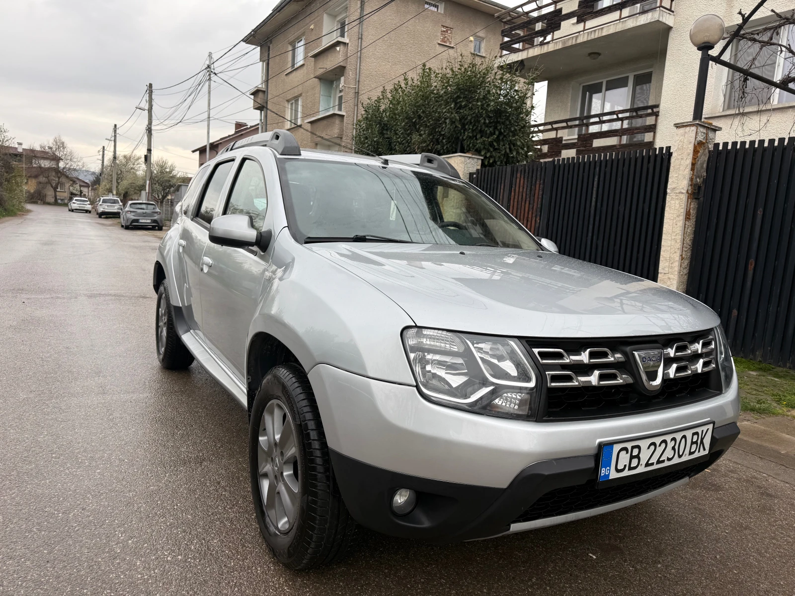 Dacia Duster 1.5dci 4x4, снимка 3 - Автомобили и джипове - 54207782