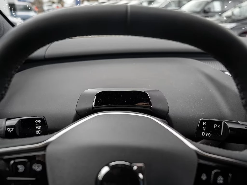 Volvo EX30 P3 ESSENTIAL , снимка 8 - Автомобили и джипове - 54225202