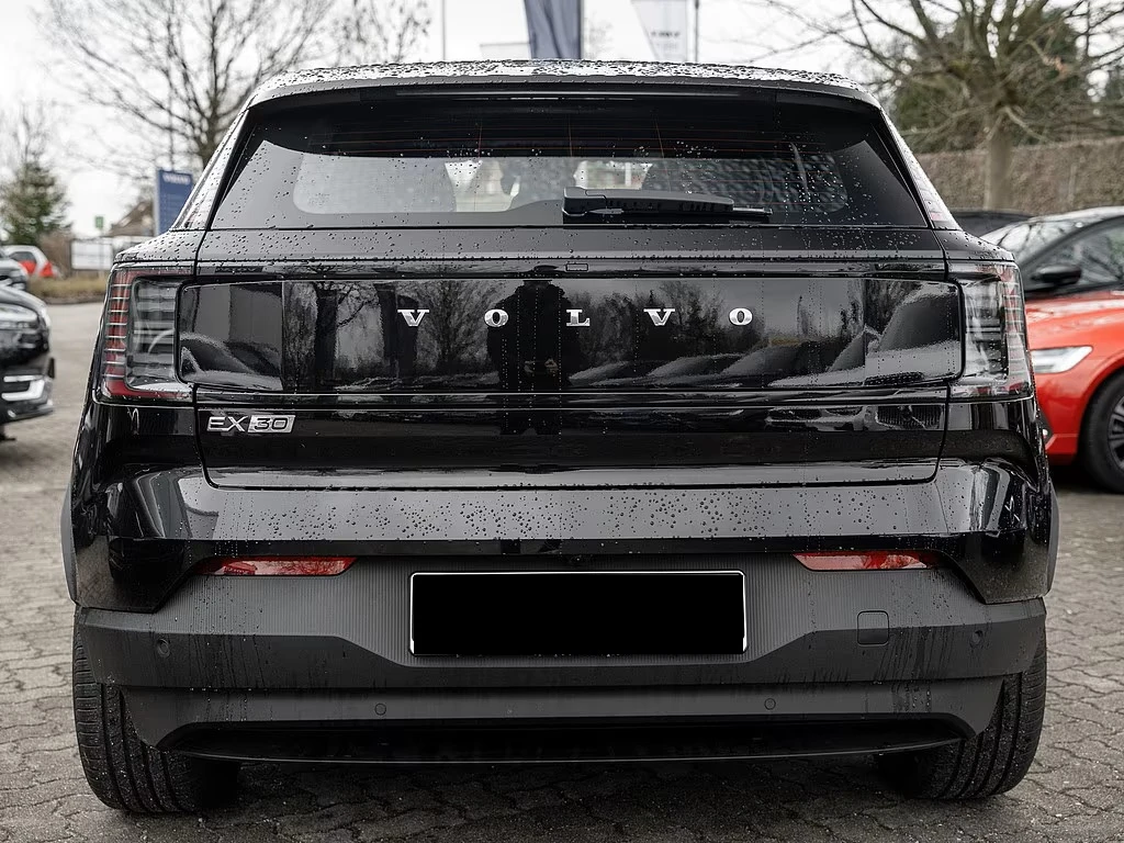 Volvo EX30 P3 ESSENTIAL , снимка 4 - Автомобили и джипове - 54225202