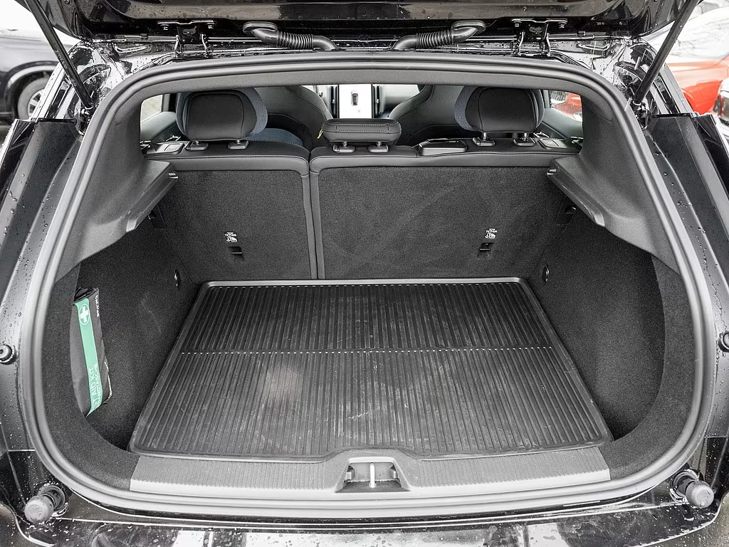 Volvo EX30 P3 ESSENTIAL , снимка 15 - Автомобили и джипове - 54225202