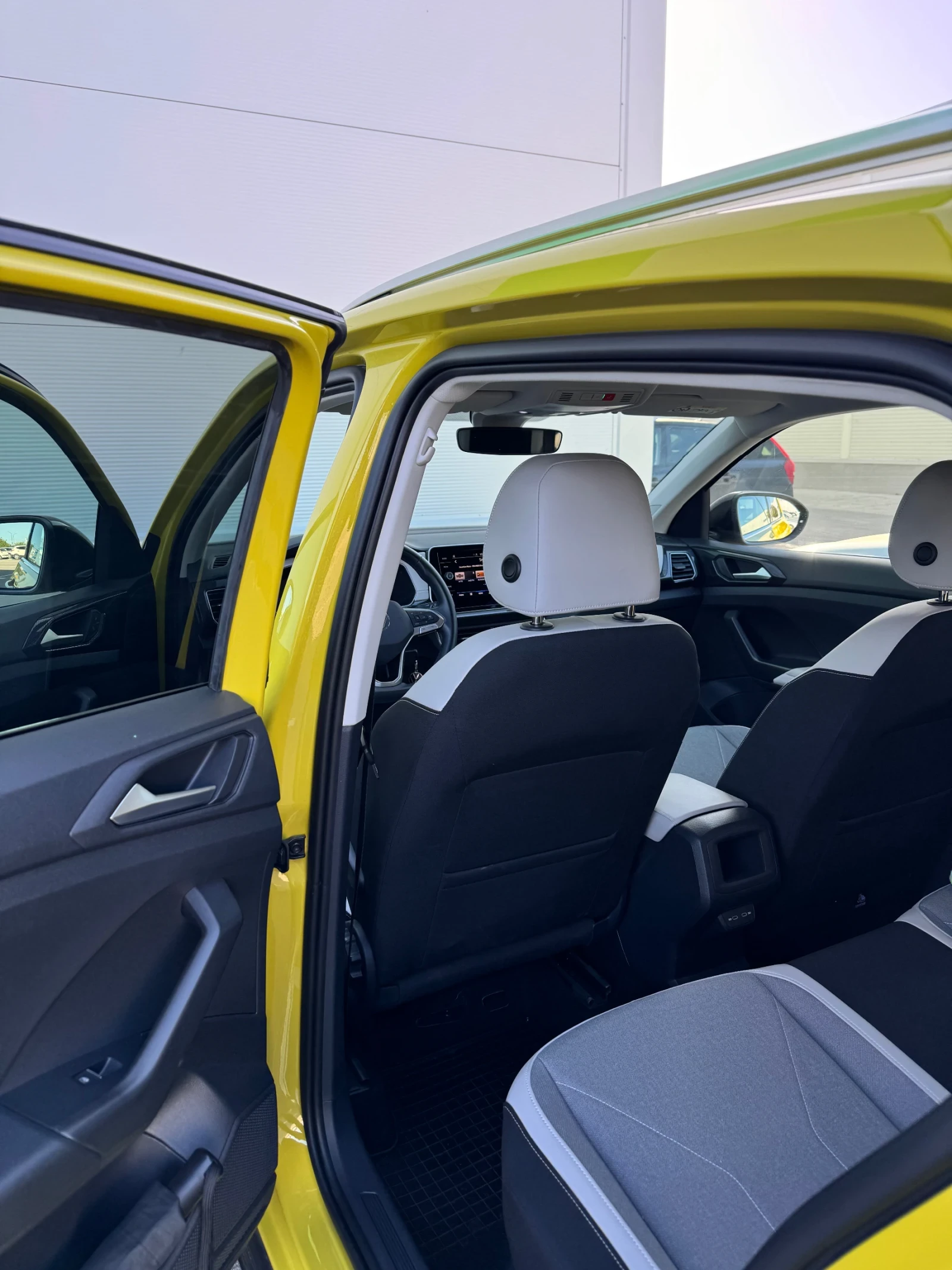 VW T-Cross Style 1.0 TSI DSG, снимка 11 - Автомобили и джипове - 55551930