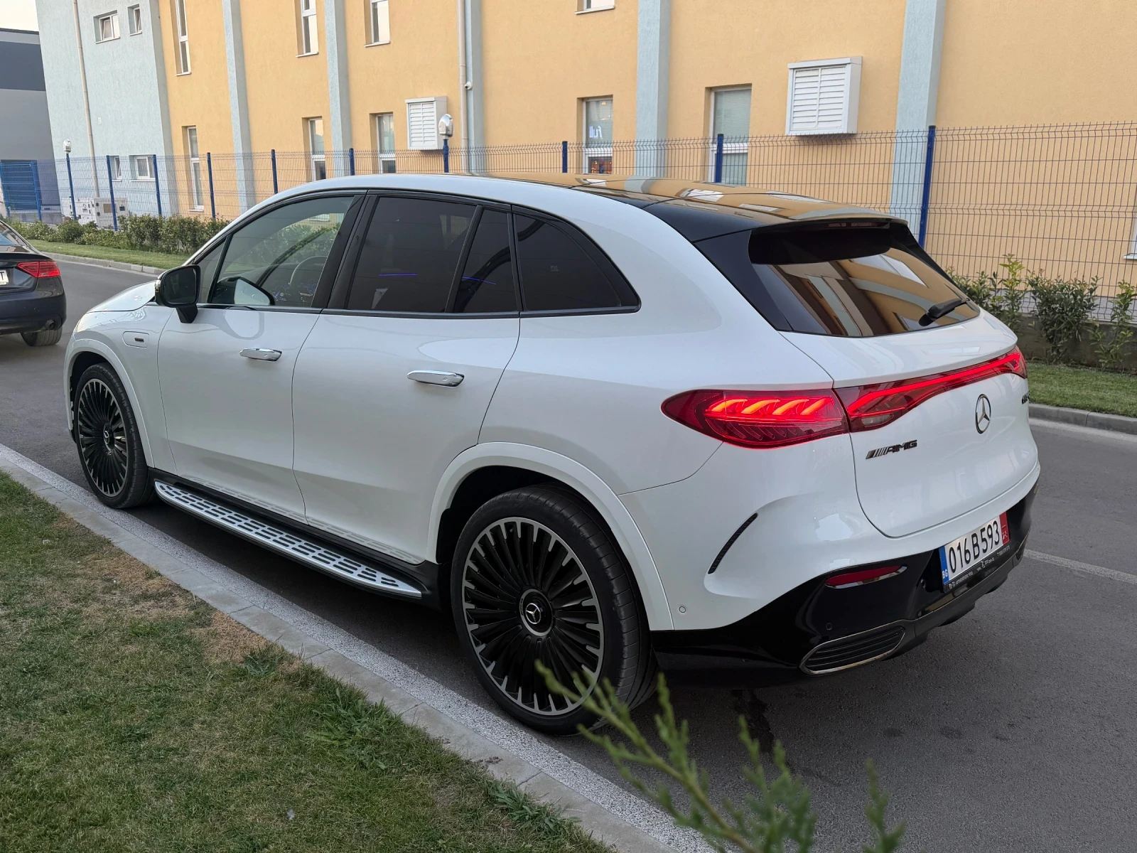 Mercedes-Benz EQE SUV 43 AMG  HYPER 4M AIRMATIC, снимка 4 - Автомобили и джипове - 55993641