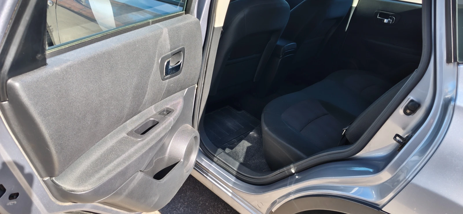 Nissan Qashqai 1.5DCI * 360  Камери* Навигация* , снимка 11 - Автомобили и джипове - 56446274
