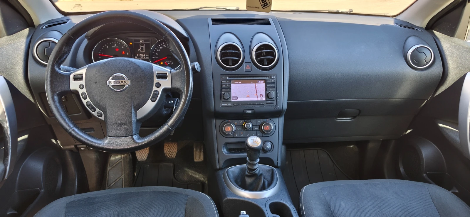 Nissan Qashqai 1.5DCI * 360  Камери* Навигация* , снимка 13 - Автомобили и джипове - 56446274