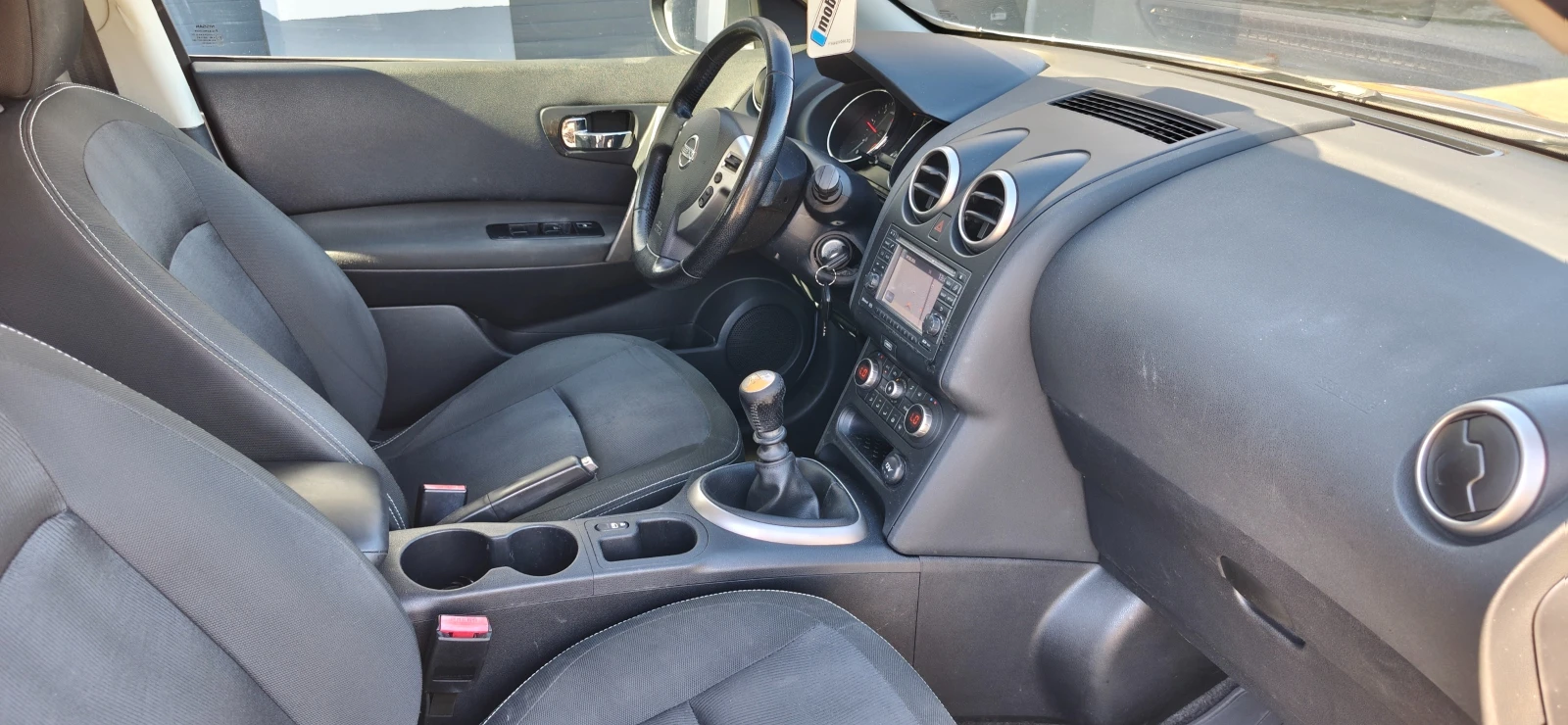 Nissan Qashqai 1.5DCI * 360  Камери* Навигация* , снимка 16 - Автомобили и джипове - 56446274