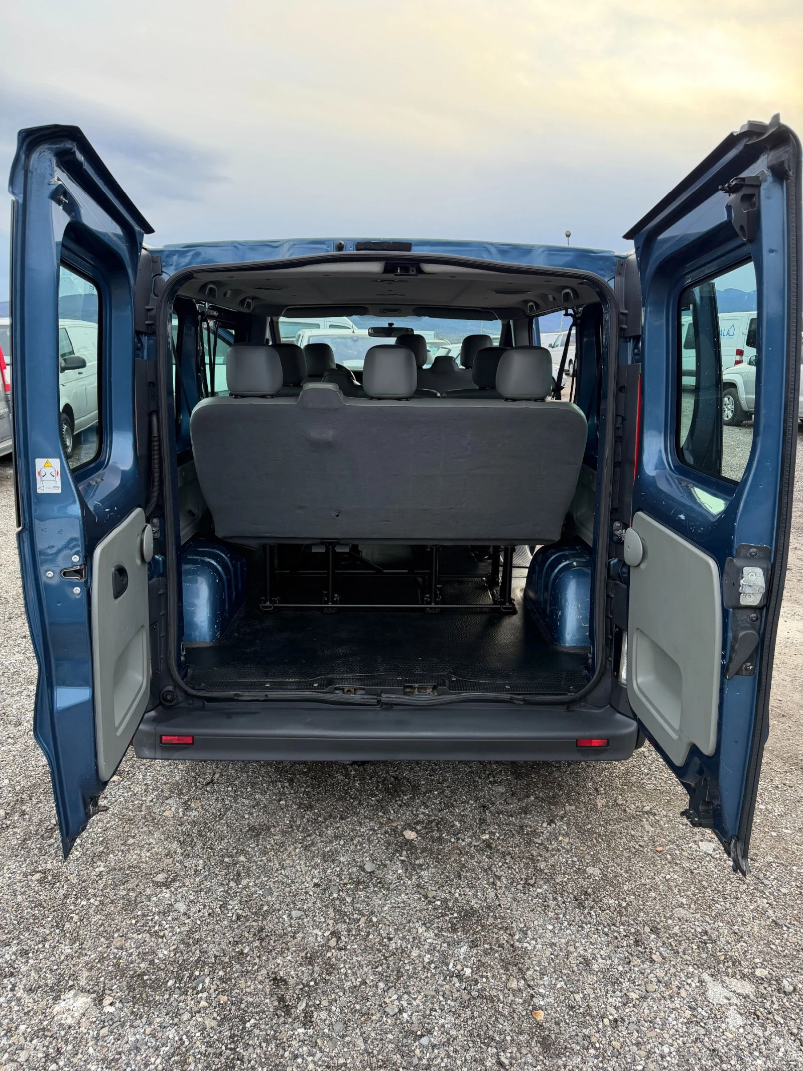 Opel Vivaro 2.0 ������ 121000 �� | Mobile.bg � ����������� 15