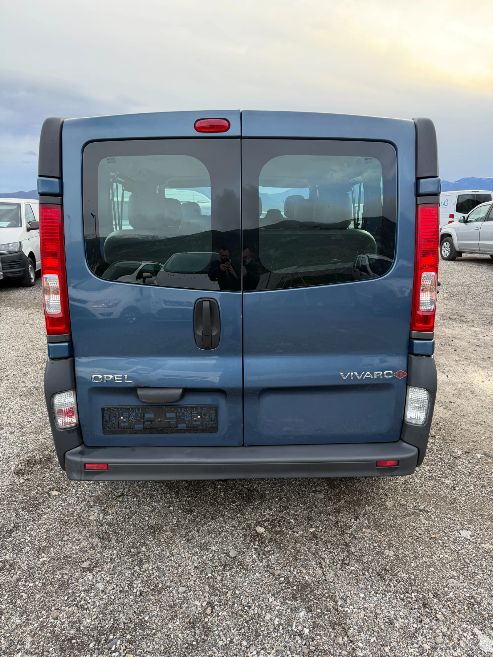 Opel Vivaro 2.0 ГЪРЦИЯ 121000 КМ - изображение 7