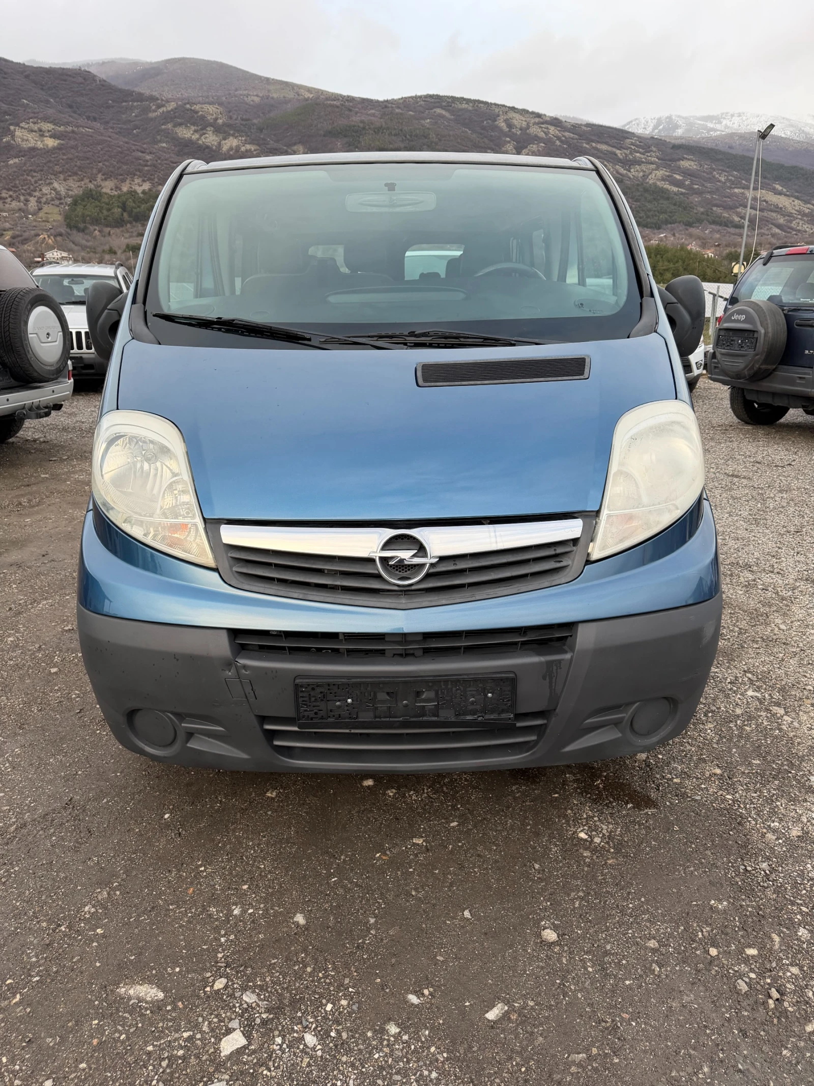 Opel Vivaro 2.0 ГЪРЦИЯ 121000 КМ - изображение 2