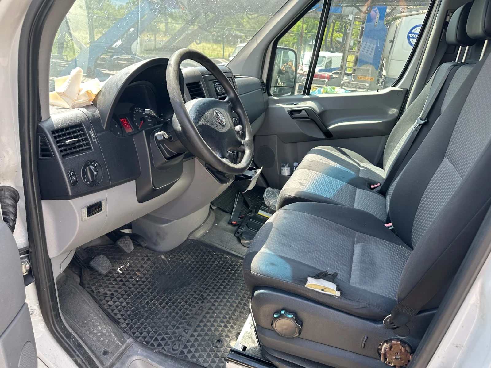 VW Crafter 2.0TDI, снимка 10 - Бусове и автобуси - 54960117